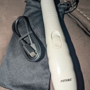 Petmate White Dog And Cat Grooming Tool